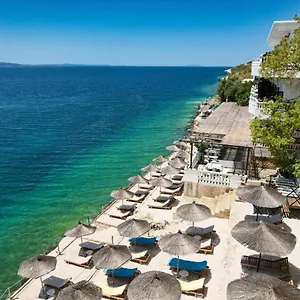 Luxury Alisja With Private 4*, Sarandë Albania